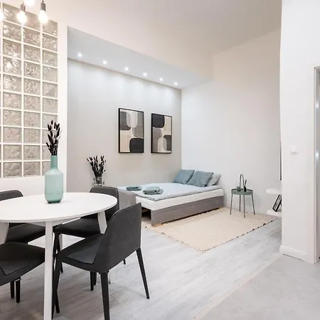 Kl31 - Location - Elegant Historic By Bqa Apartament